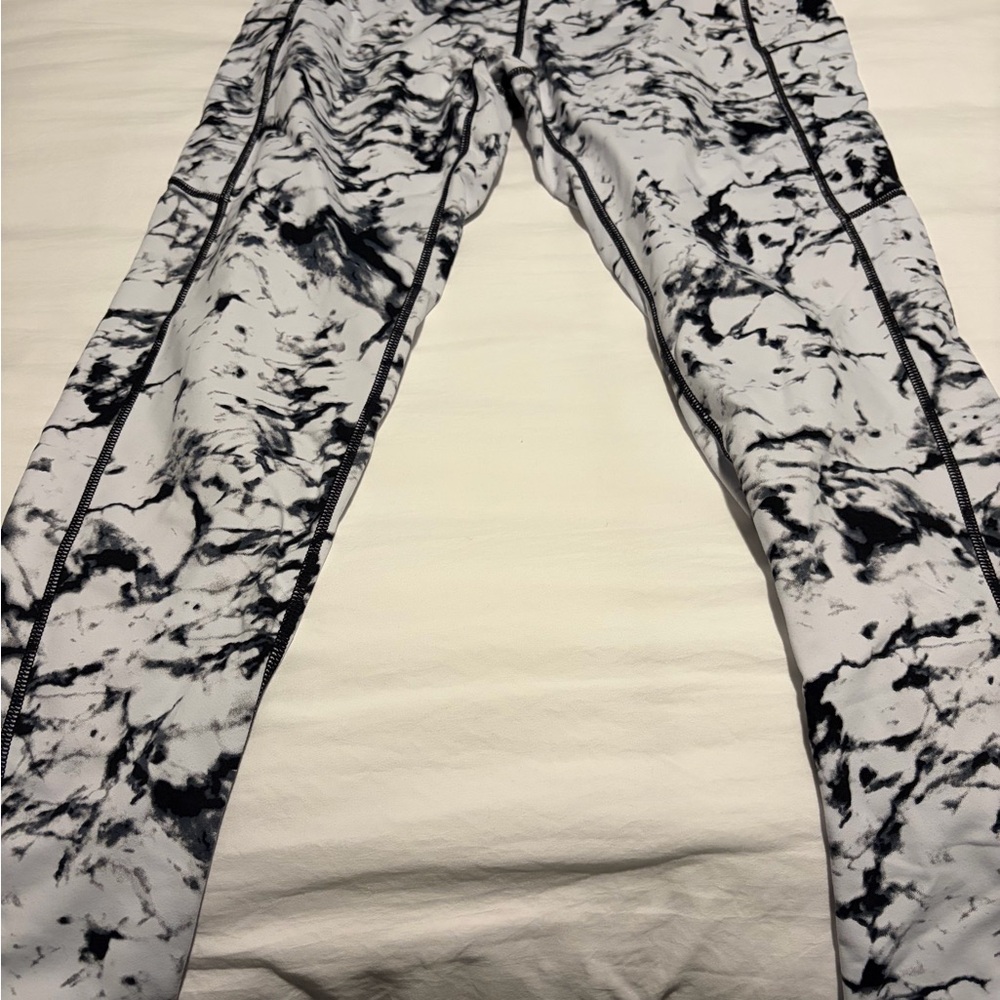 Black & White Marble Print Leggings